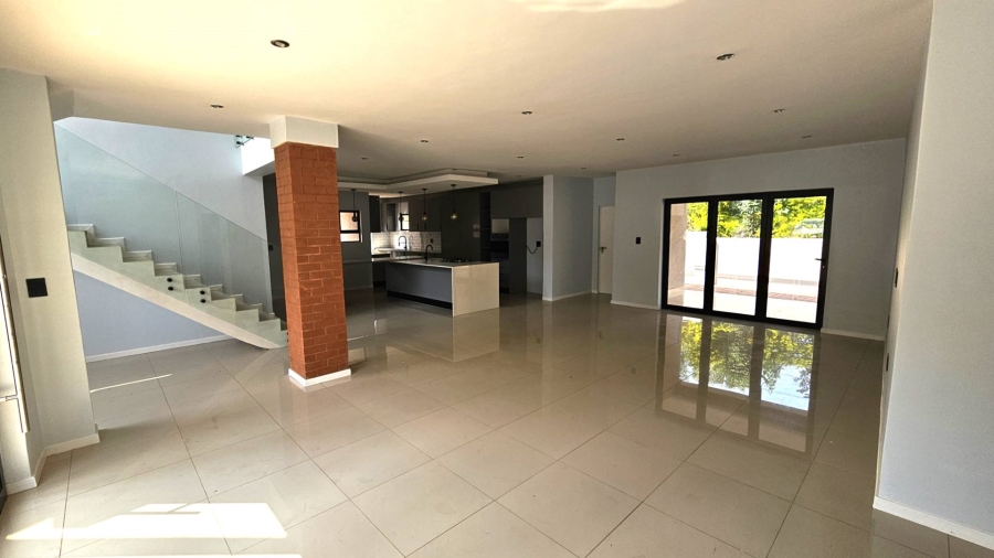 5 Bedroom Property for Sale in Melodie North West